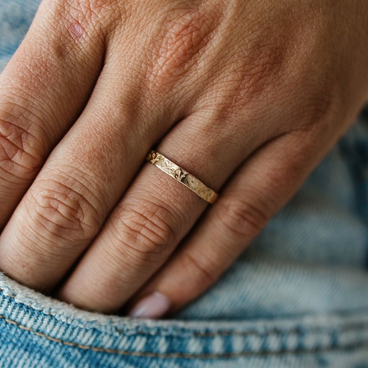 Mini Birth Flower Band Personalized Family Ring - Gift for Mom - Dainty Minimalist Stacking